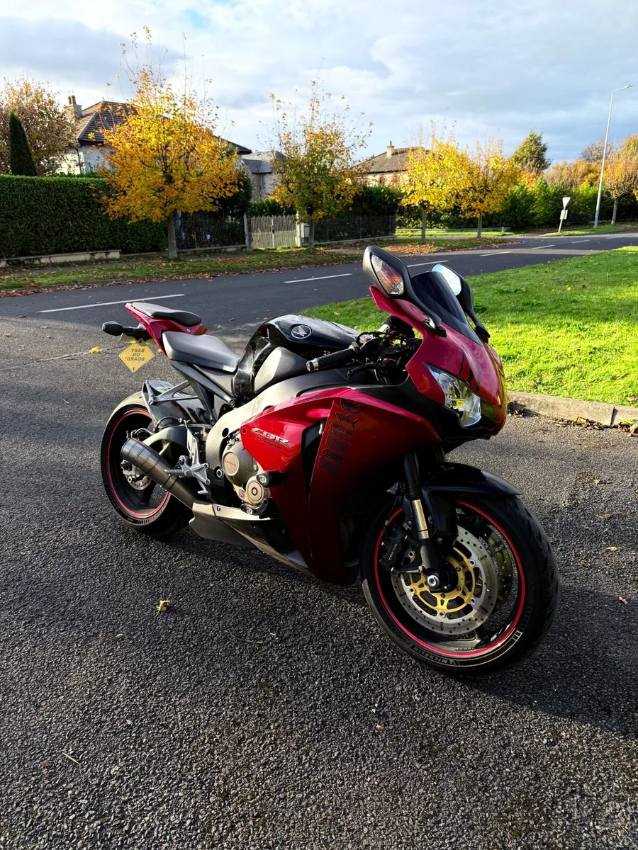 Honda CBR1000RR SC59 - Image 3