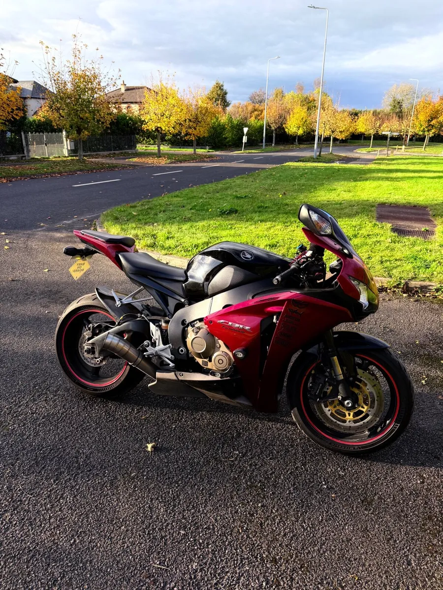 Honda CBR1000RR SC59 - Image 4