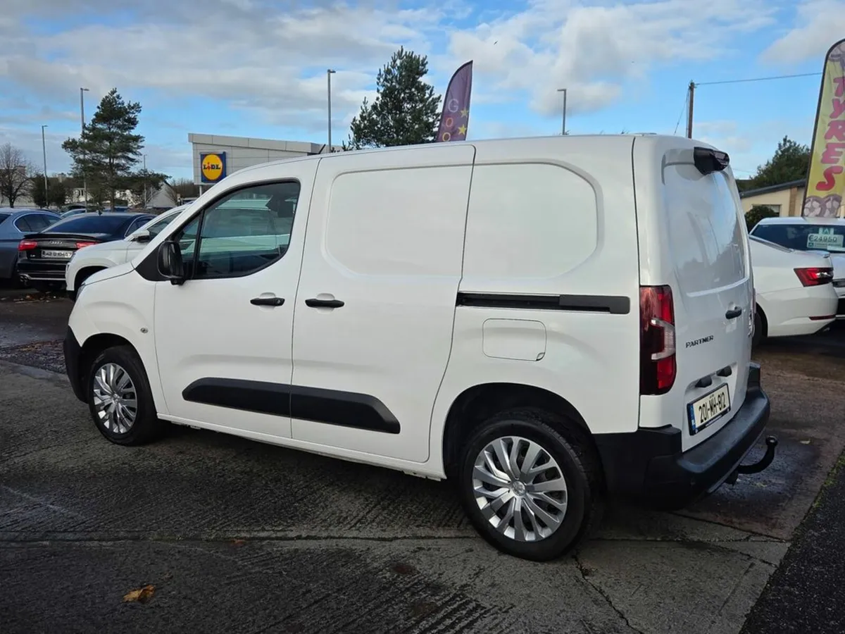 Peugeot Partner Prof Plus 1.5 Blue HDI 100 3DR - Image 2