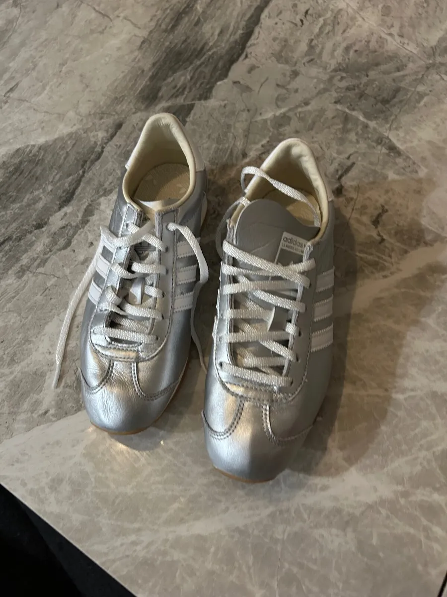 Adidas OG Women's Trainers. - Image 1