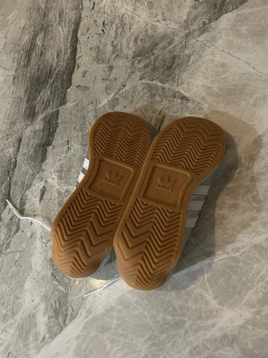 Adidas OG Women's Trainers. - Image 2