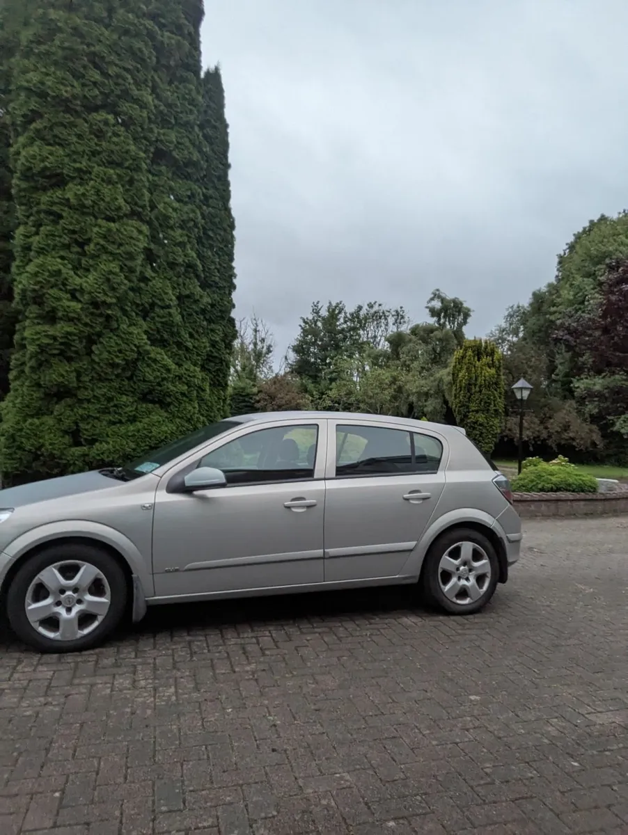 Opel Astra 2008 - Image 2