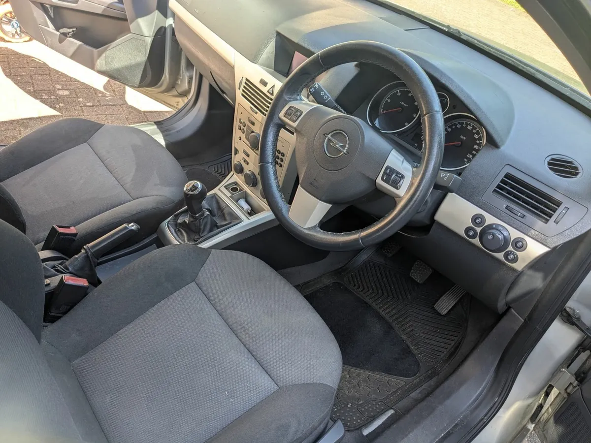 Opel Astra 2008 - Image 4
