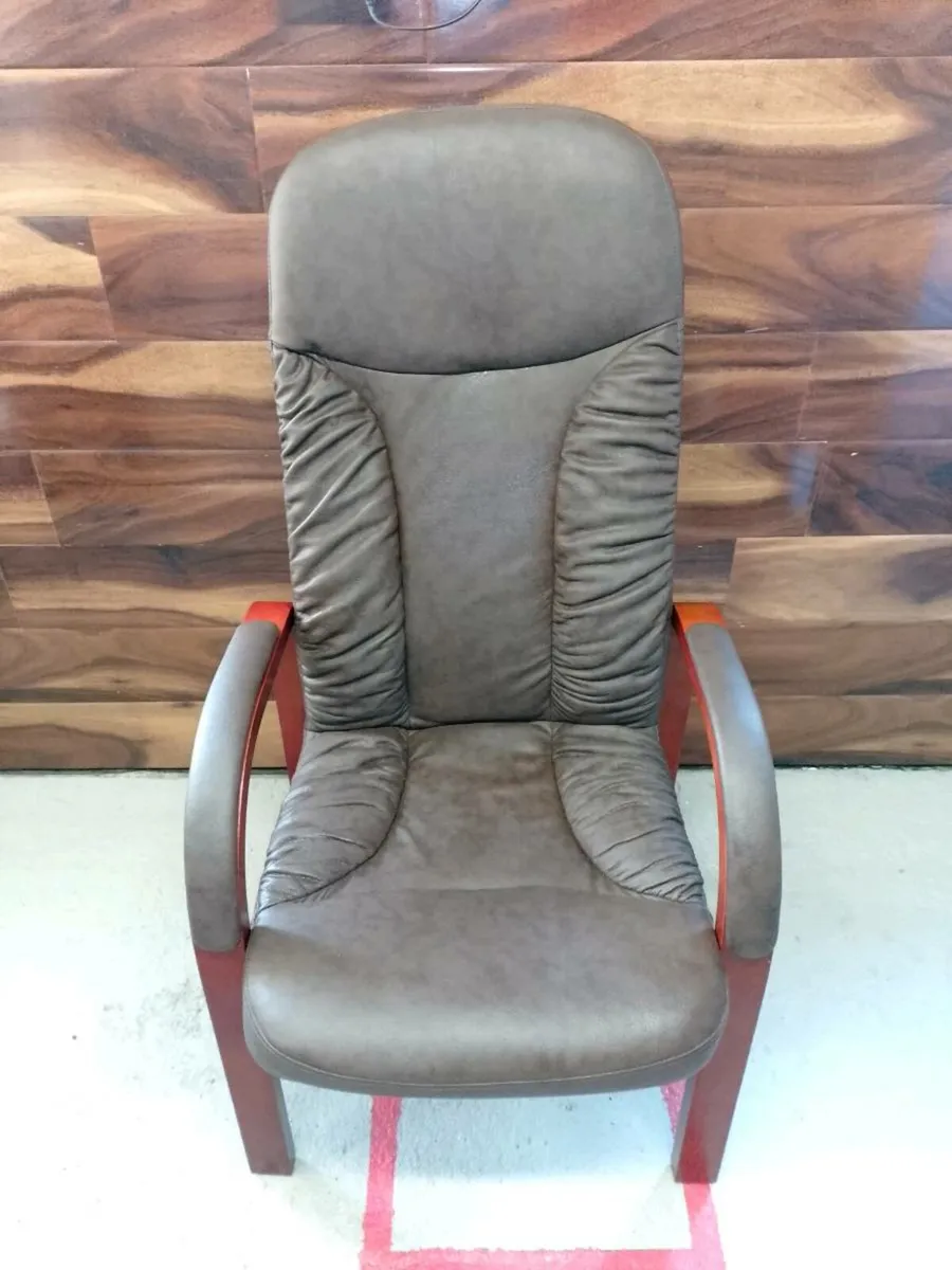Orthopedic chair - Image 1
