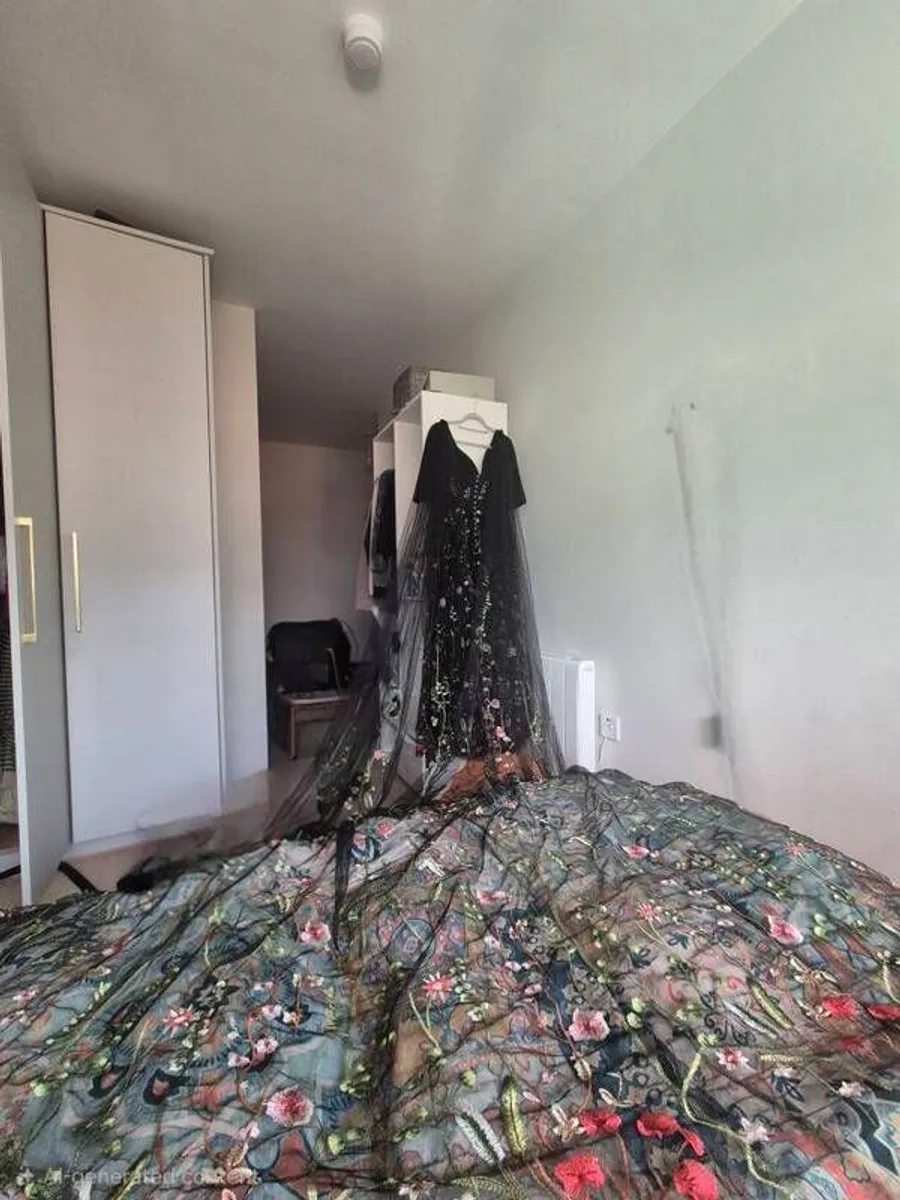 Wedding dress - Image 1