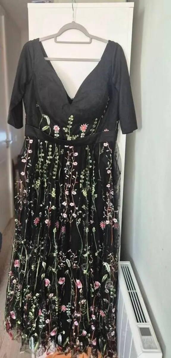 Wedding dress - Image 3