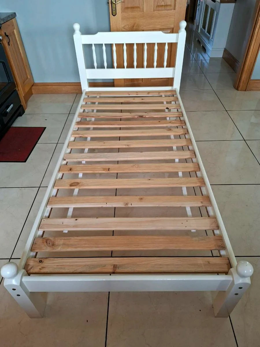 Single bed frame - Image 1