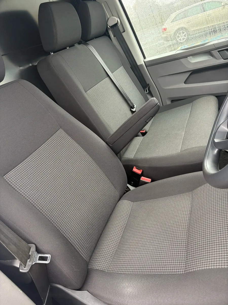 Volkswagon Transporter Van - Image 3