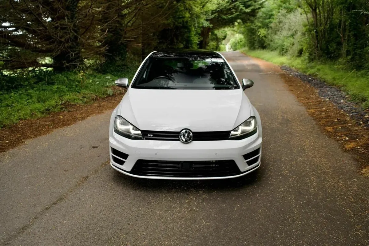 2016 Volkswagen Golf R 4 Motion DSG - Image 1