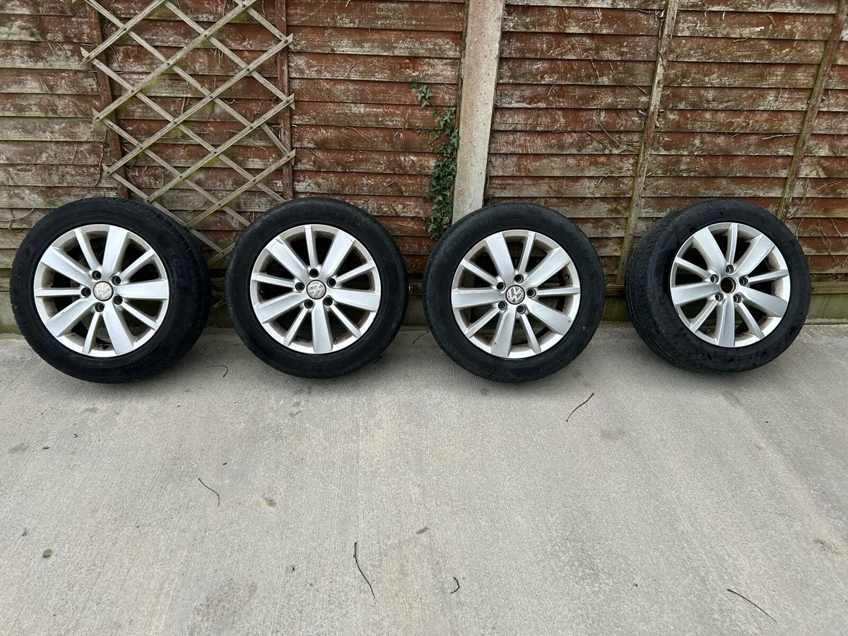Golf mk6 standard wheels - Image 1