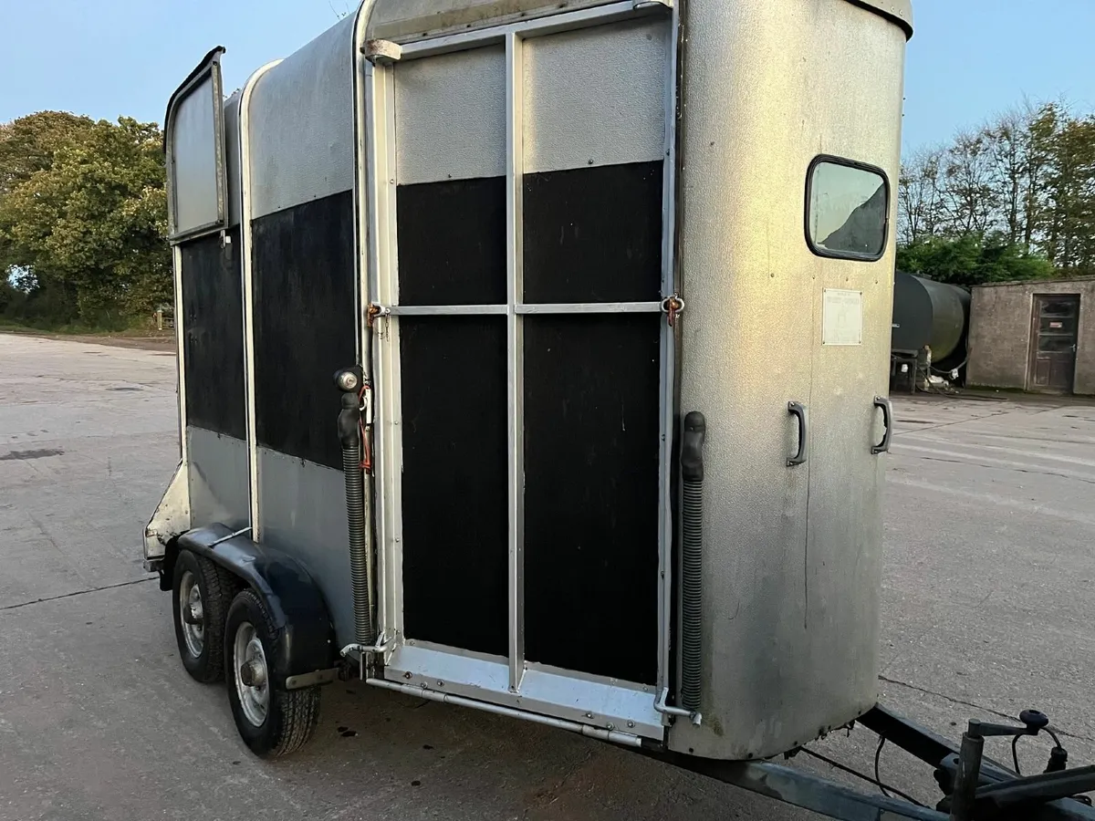 Horse Box For Sale - Image 1