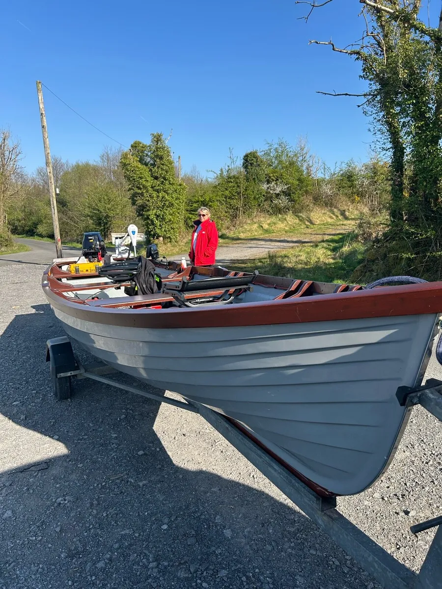 19’ Lake boat - Image 1