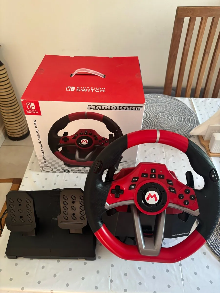 Mario kart racing wheel - Image 1