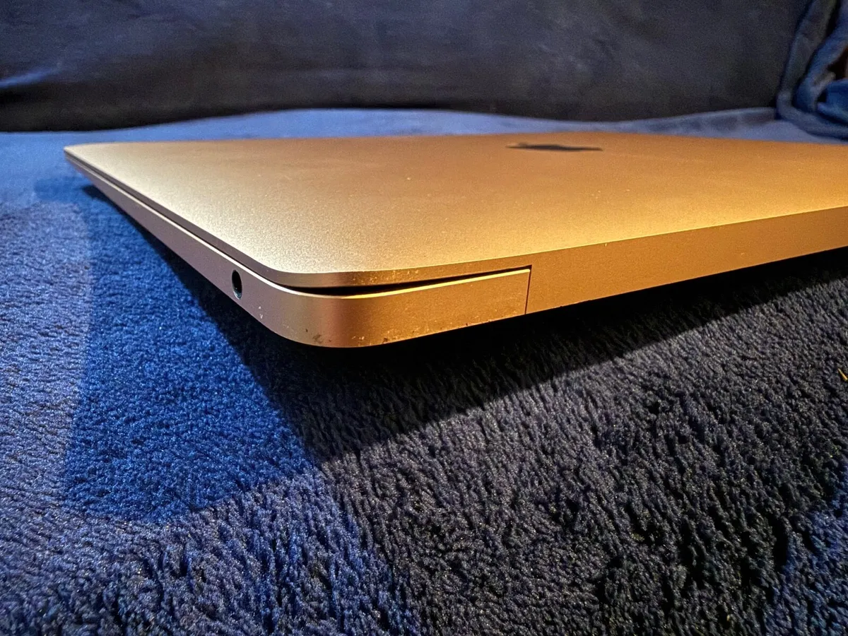 Macbook Air M1 2020 - Image 4