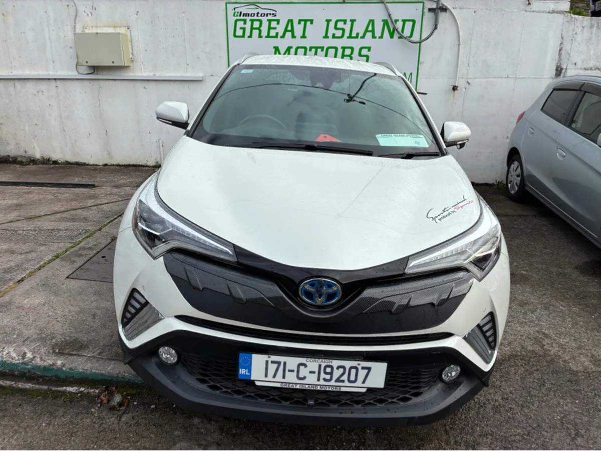 Toyota C-HR DAA-ZYX10 - Image 2
