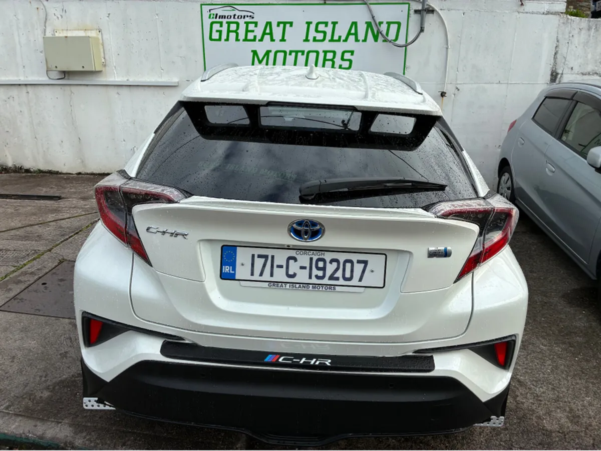 Toyota C-HR DAA-ZYX10 - Image 4
