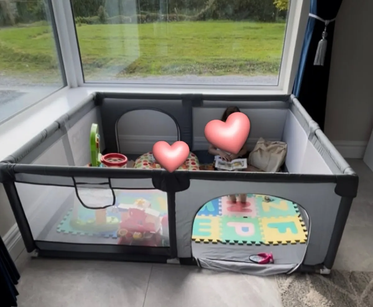 Play Pen and rocking chair - Image 1