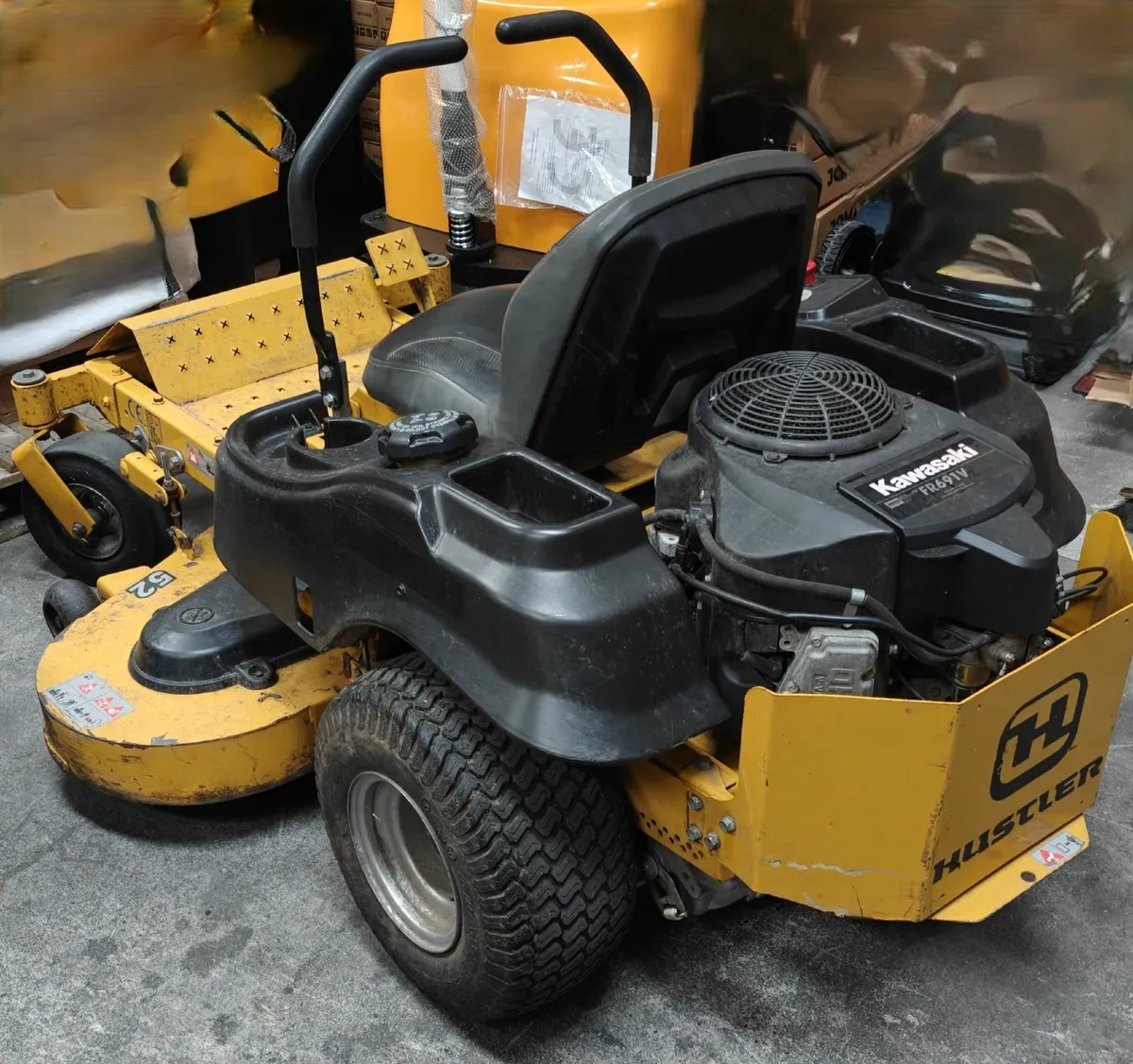 HUSTLER ZERO TURN LAWNMOWER - Image 1