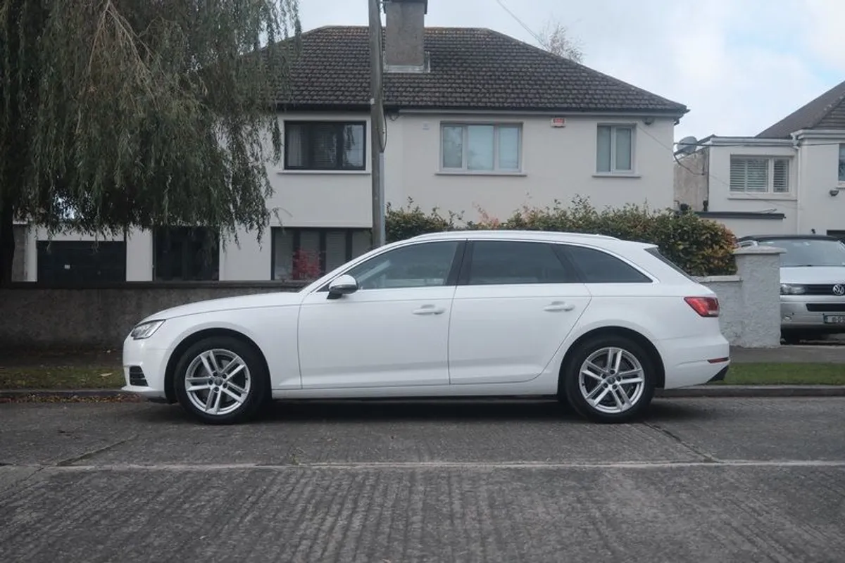 2017 Audi A4 Avant (Steptronic) - Image 3