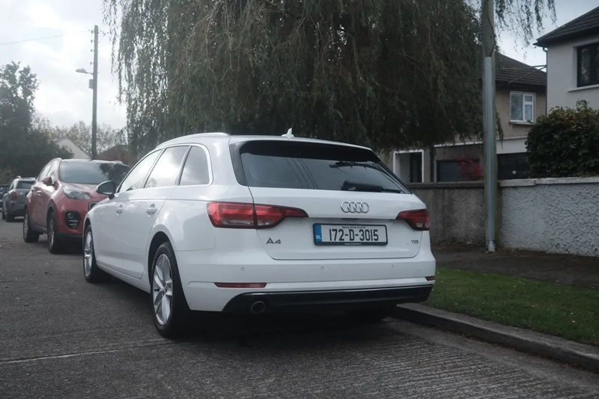 2017 Audi A4 Avant (Steptronic) - Image 4