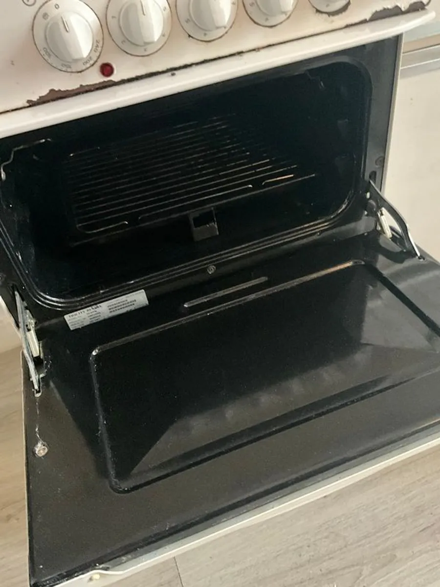 Free Standing Electric Cooker - Image 3