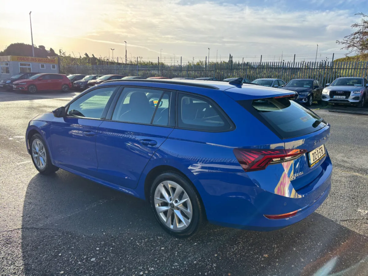 Skoda Octavia C AMBITION 2.0 TDI 115BHP 115HP 5DR - Image 4