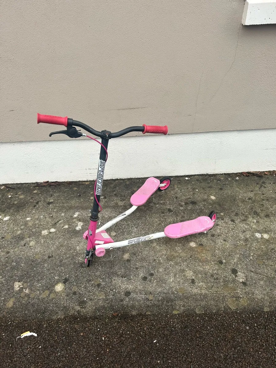 Sporter 3 Wheel Swing Scooter in pink. - Image 1