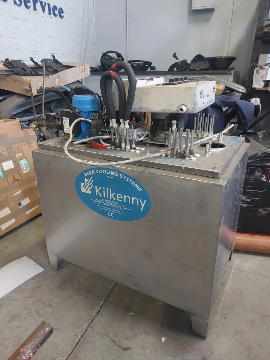 Beer ice bank - Image 1