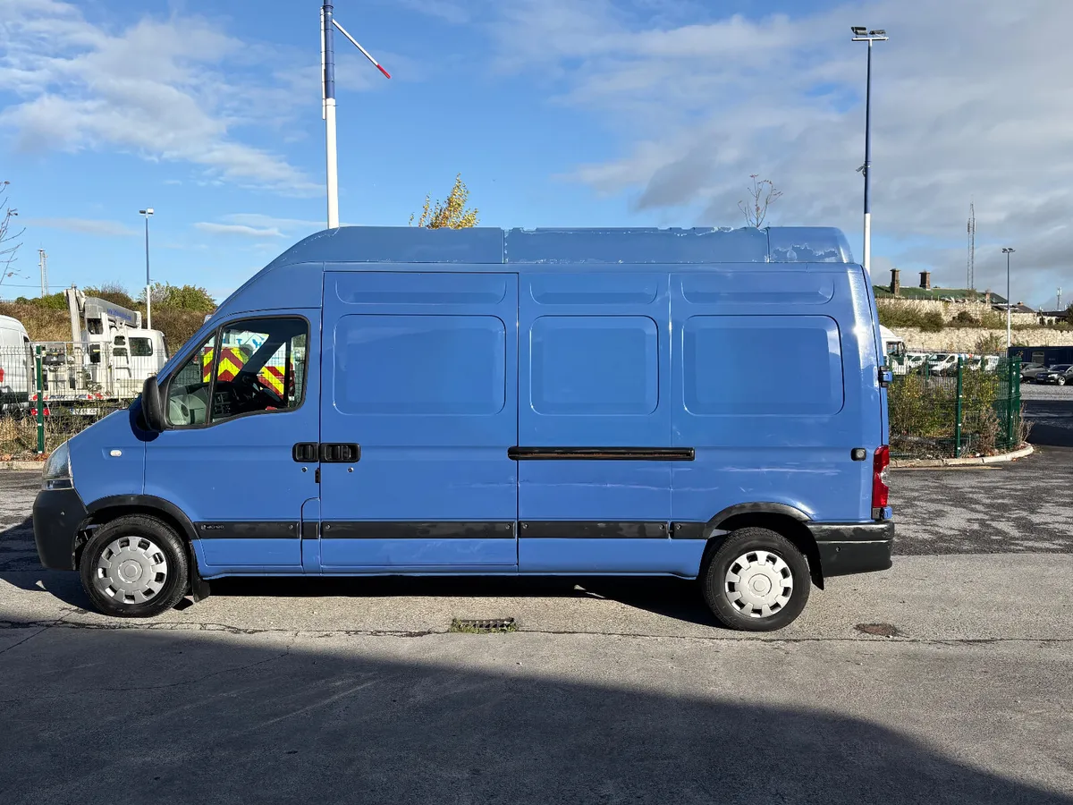 Nissan Interstar 2011 lwb high roof new doe - Image 4