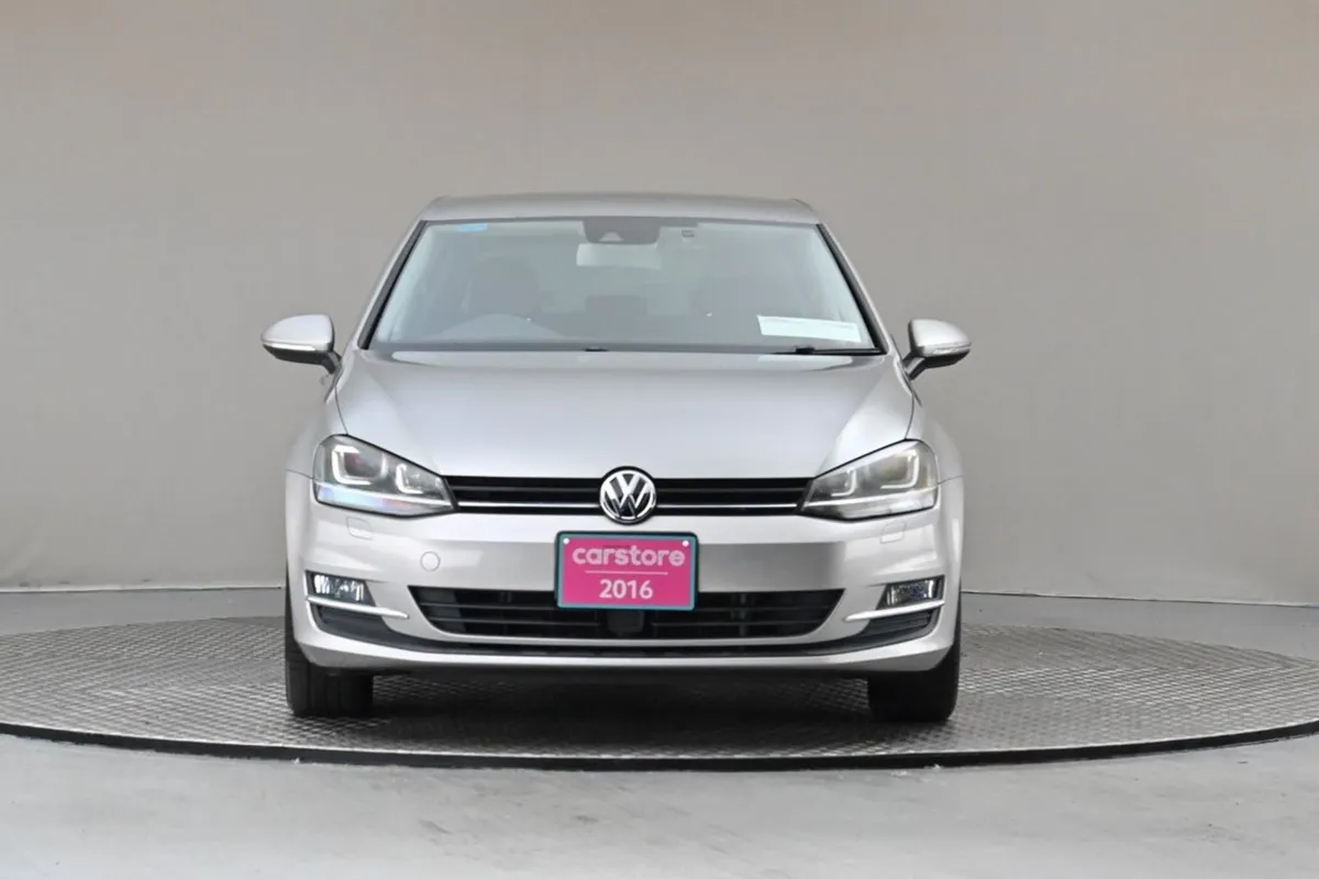 Volkswagen Golf 1.2 TSI DSG MK7 Comfortline  reve - Image 2