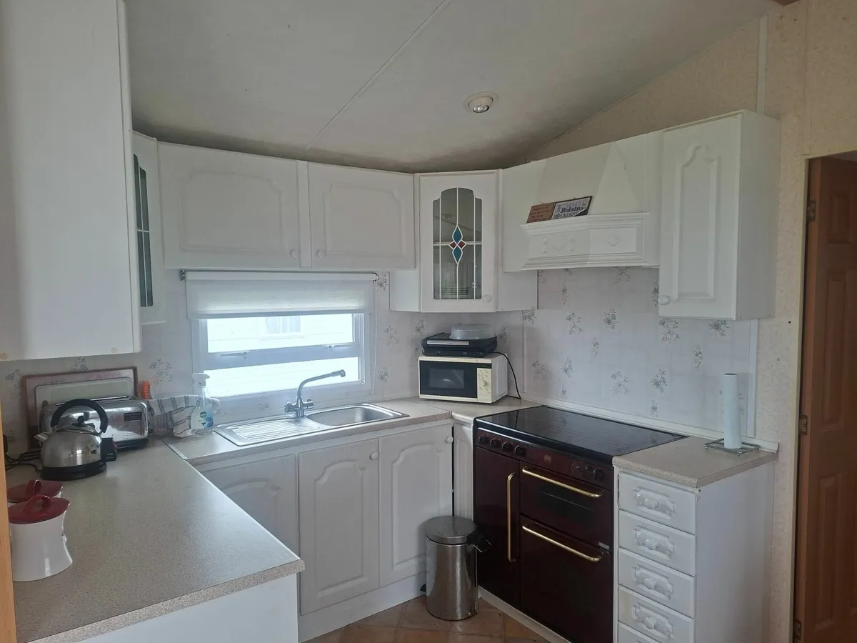 Mobile home - Image 1