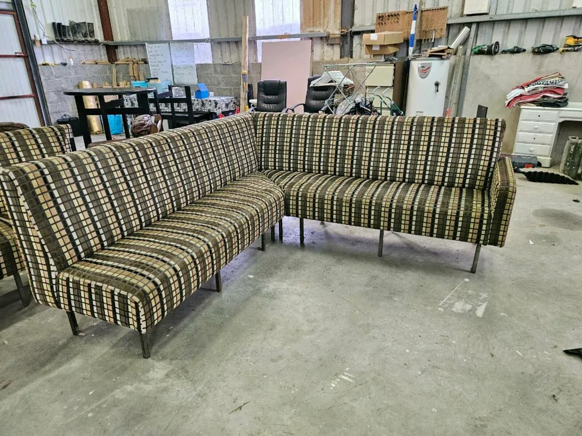 Fitted seating - Image 2