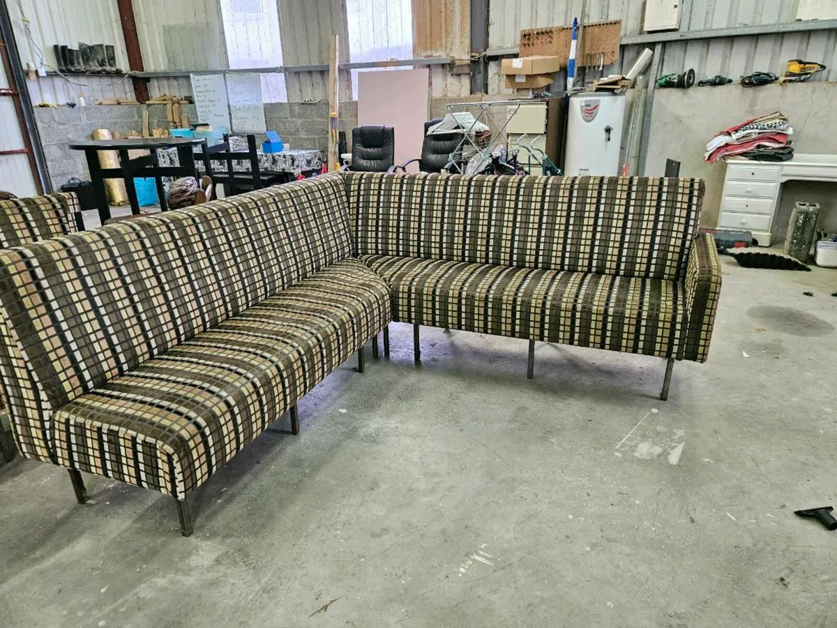 Fitted seating - Image 3