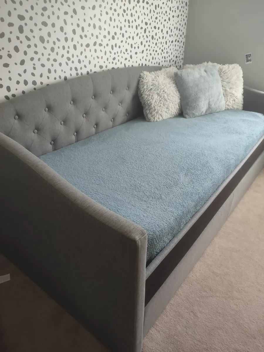single bed frame with additional sleeping - Image 4