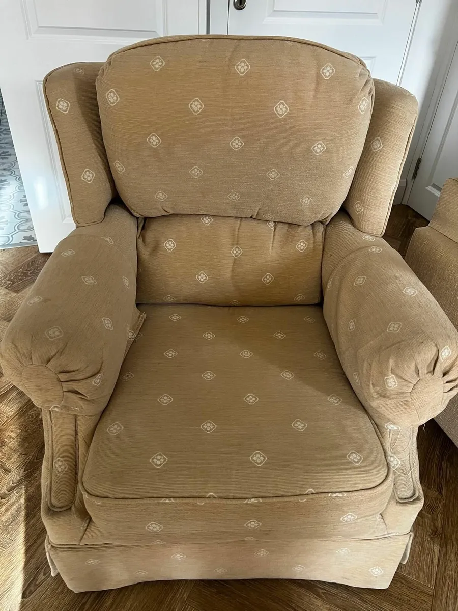 Couch and chairs - Image 2