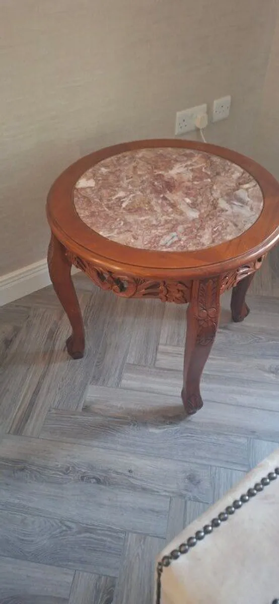 PRICE DROP: Small round table with marbled insert - Image 4