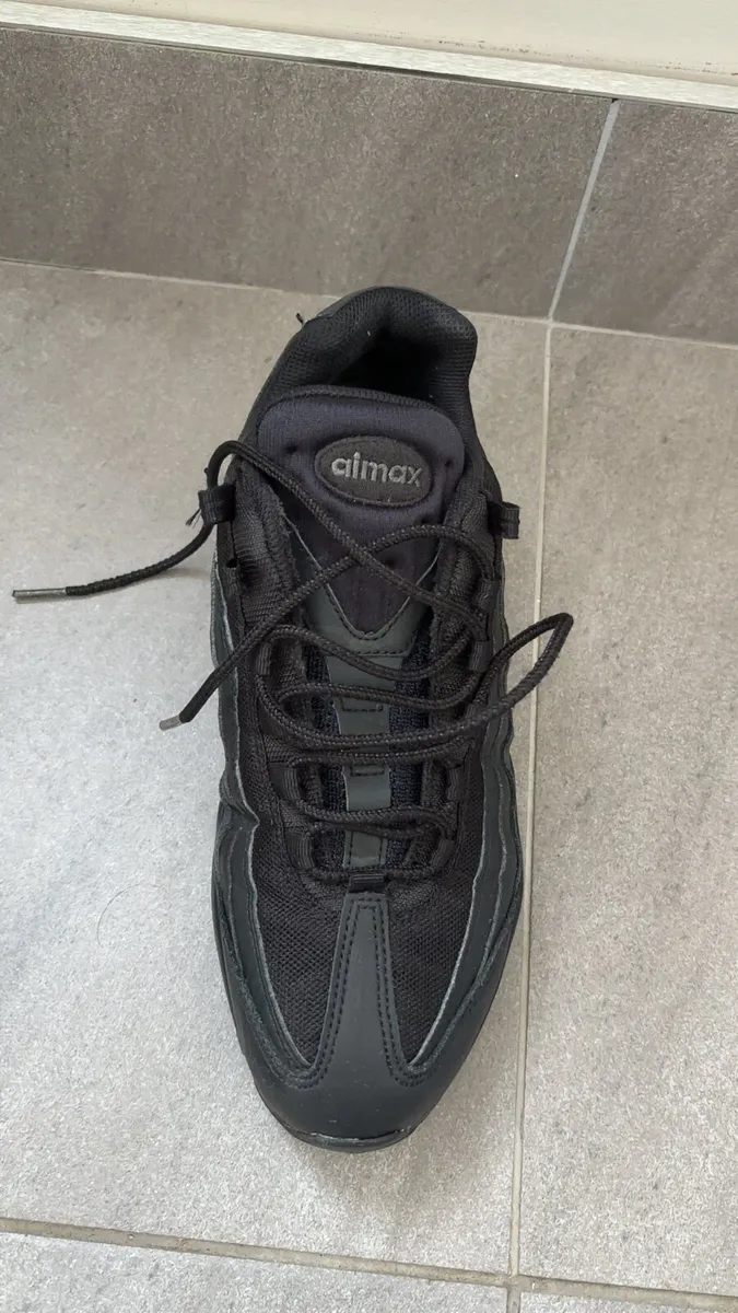 Nike Air Max 95 Triple Black - Image 2