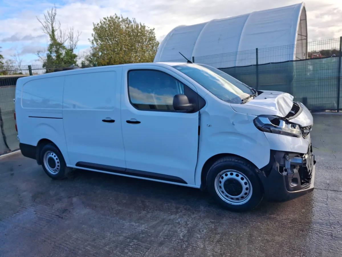 231 Opel Vivaro  1.5 Diesel  3 seater - Image 2