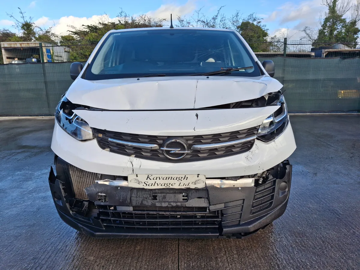 231 Opel Vivaro  1.5 Diesel  3 seater - Image 4