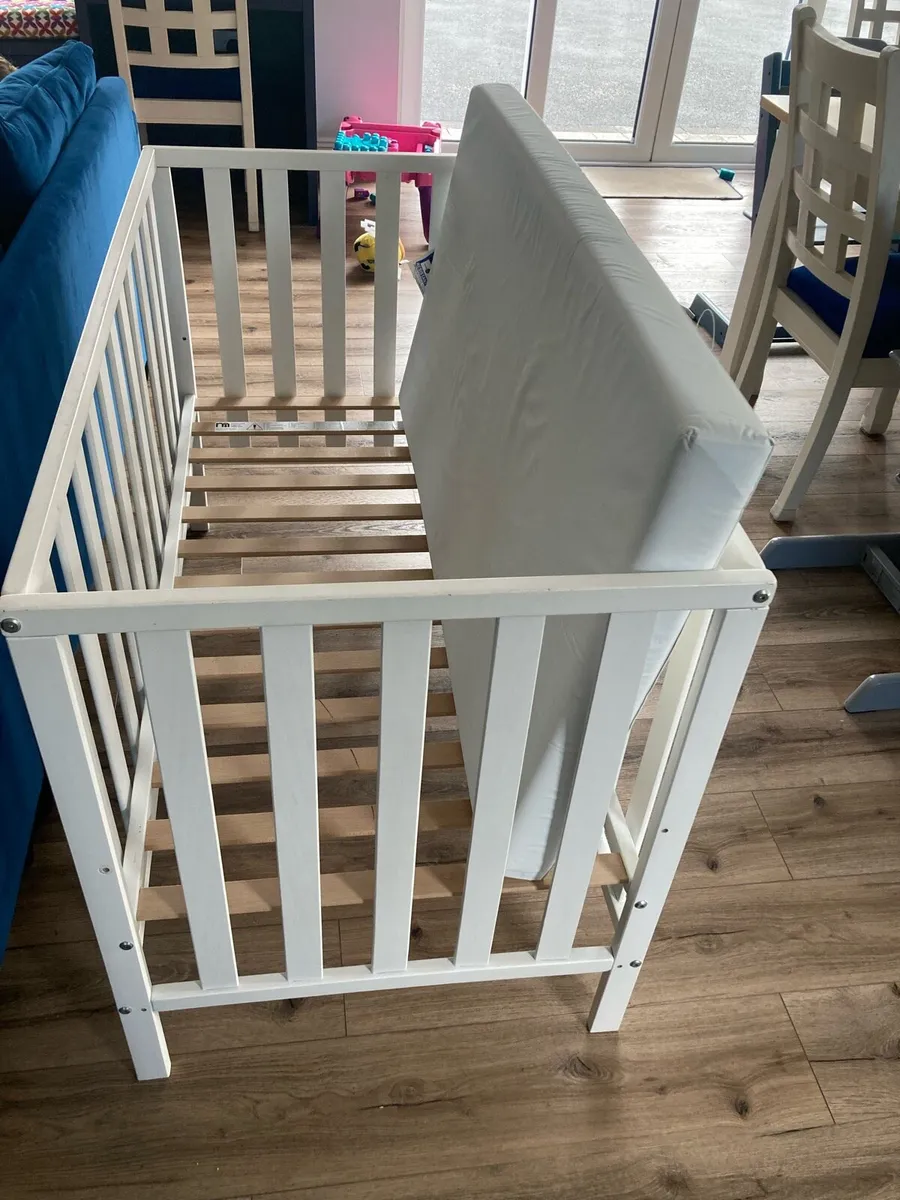 Mini cot - Image 2
