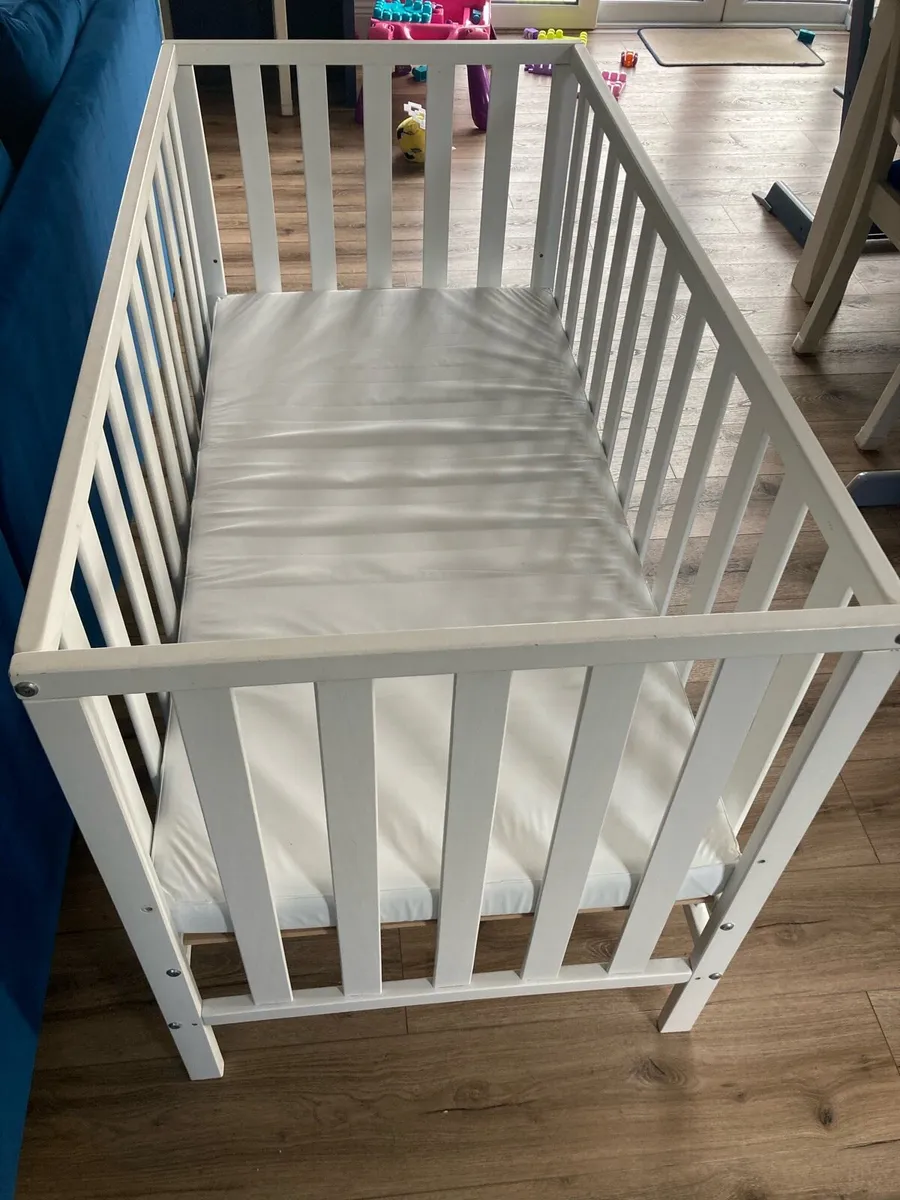 Mini cot - Image 3