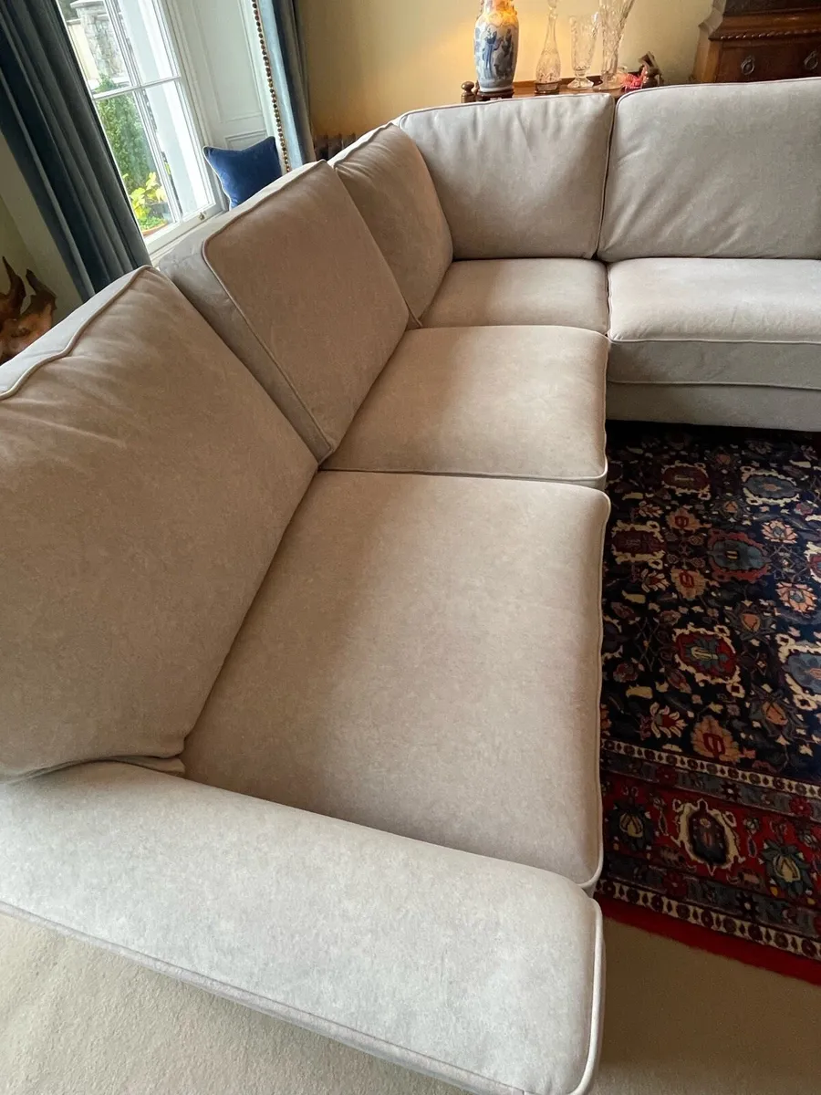 Orson Couch - Image 4