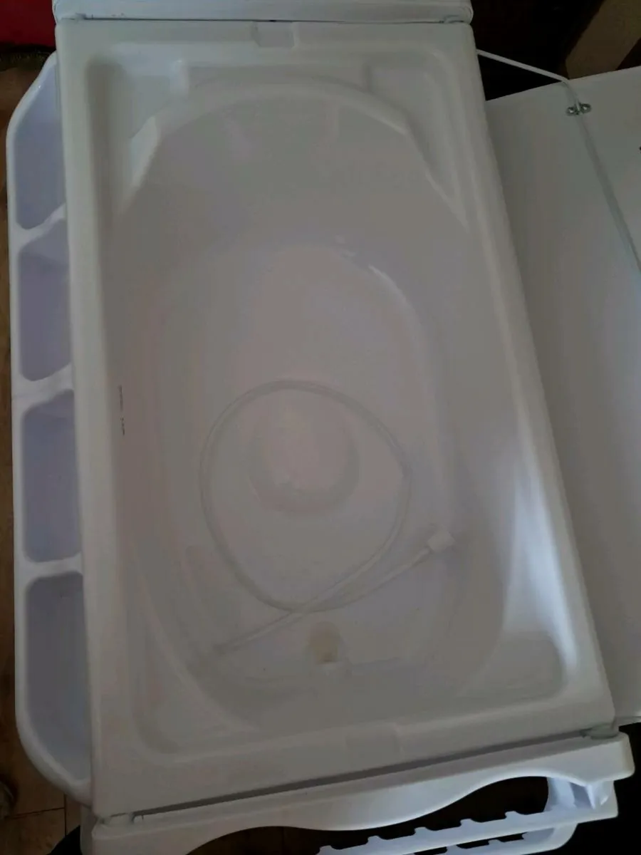 Baby changing table - Image 4