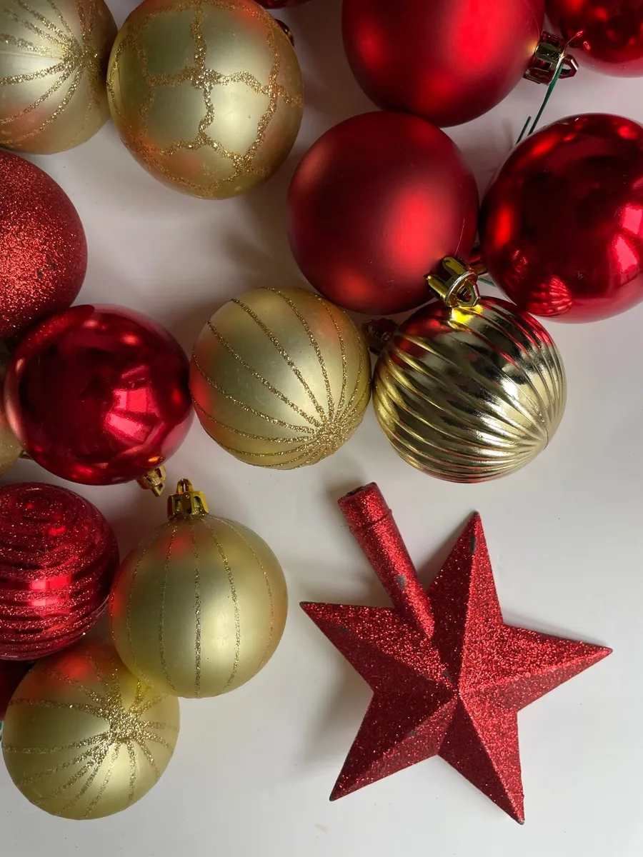 90 Christmas Decorations - Image 2