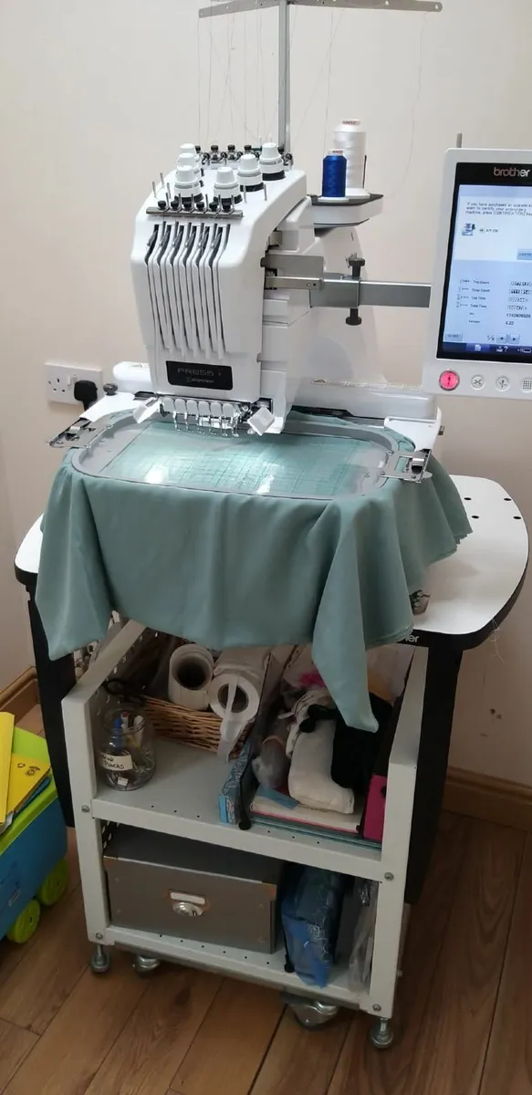 Embroidery machine - Image 1
