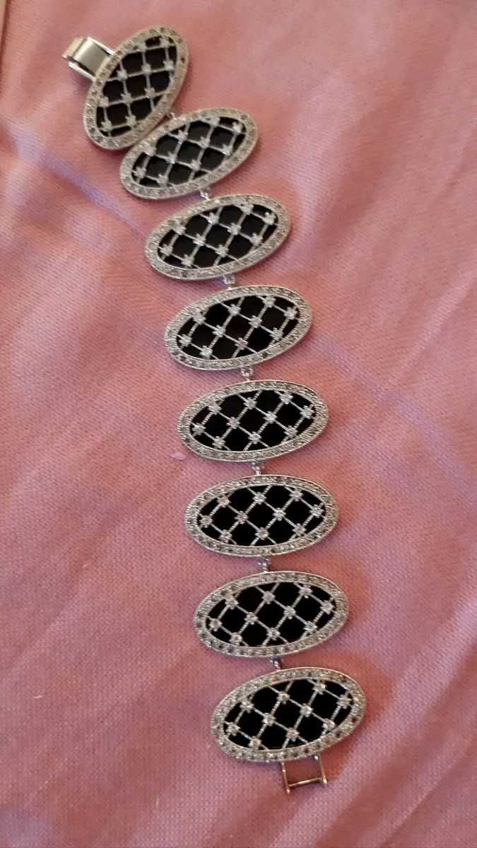 Silver Pendant and Bracelet Set - Image 4