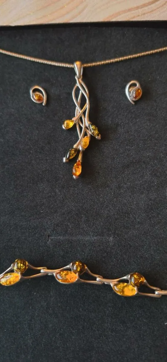 Silver and Amber Jewellery Set - Image 2