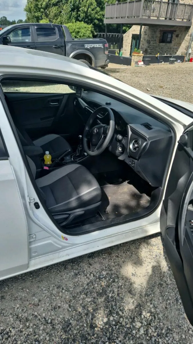 2016 Toyota Auris - Image 4