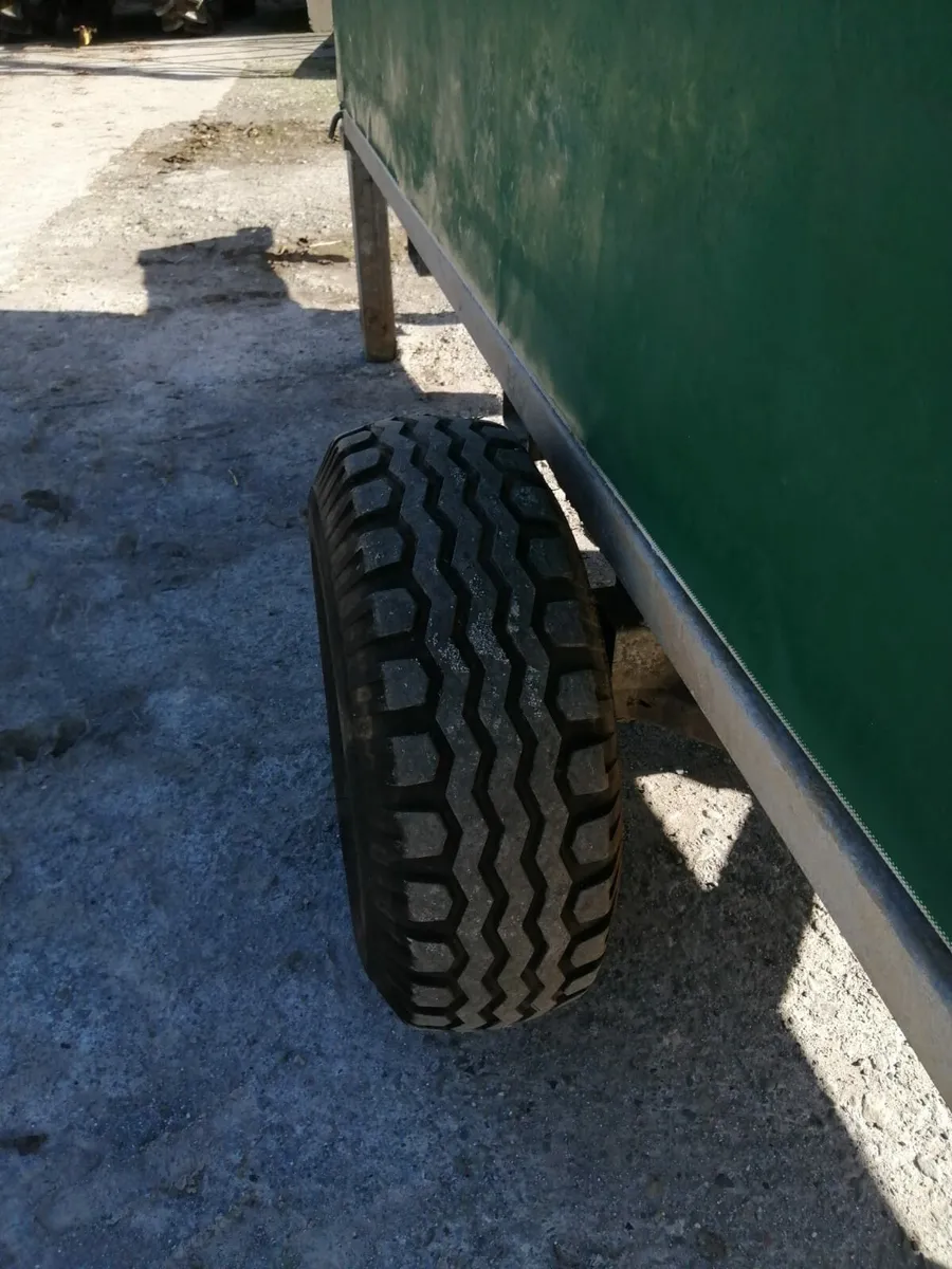 Condon adlib 2.5t Feeder on wheels - Image 3