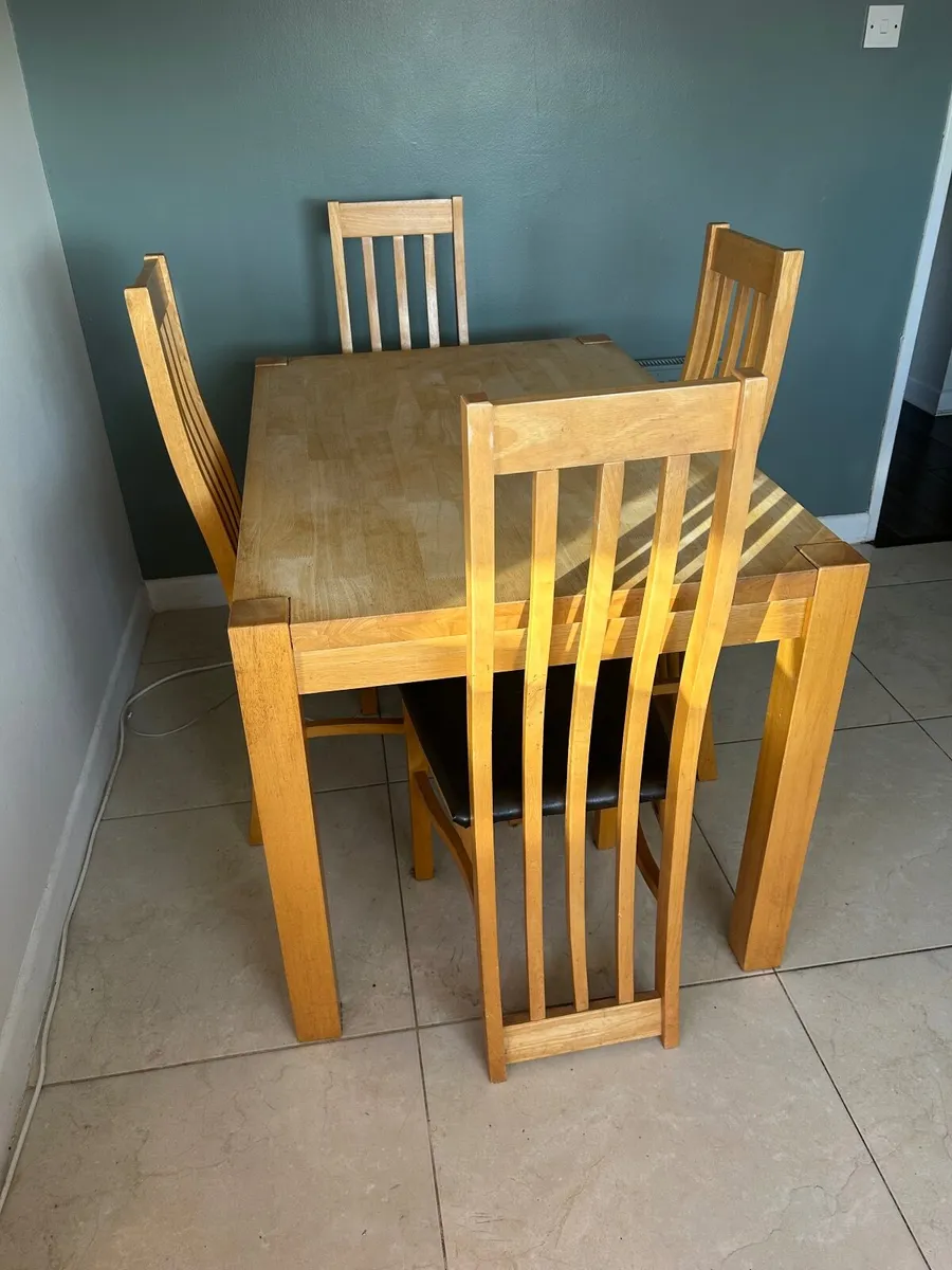 Dining table and chairs - Image 1